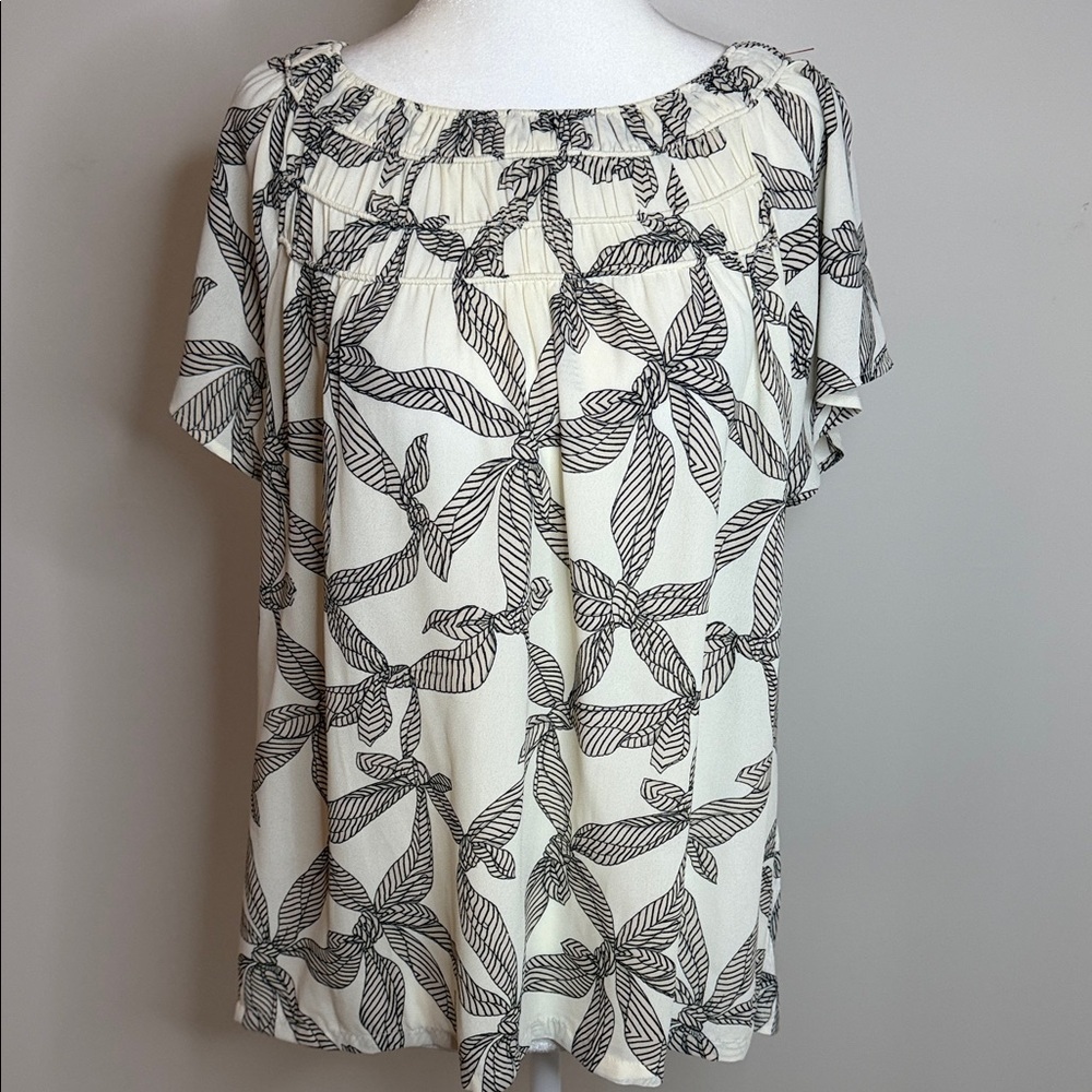 LOFT Black and White Short sleeve Patterned Blouse size Large - Picture 9 of 11